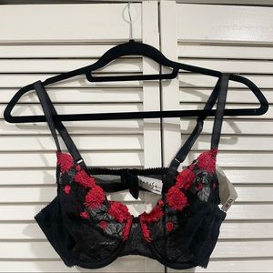 Parisa Size 36B Black Lace with Red Flowers Bra
